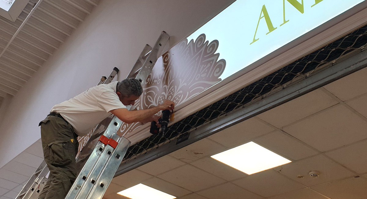 rk-andreaviragbolt-vilagitotabla-2